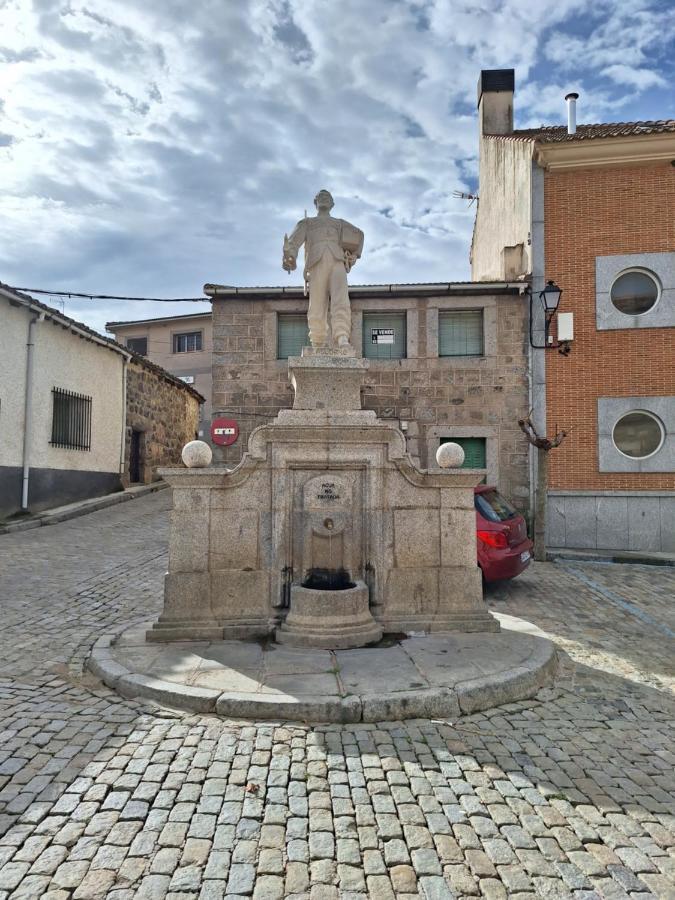 Hostal El Patio Restaurante San Bartolomé de Pinares 외부 사진