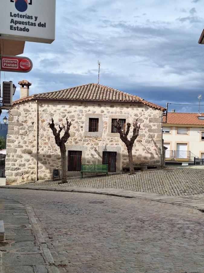Hostal El Patio Restaurante San Bartolomé de Pinares 외부 사진